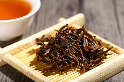 品味红茶 沉静时光与摄影艺术的交汇
