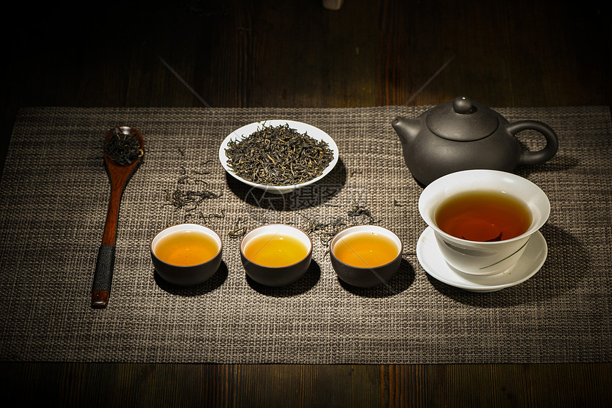 红茶之美 从茶园到杯中的艺术